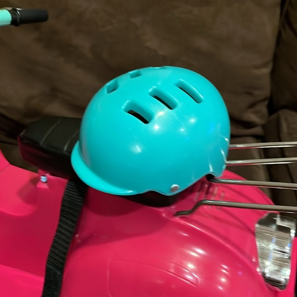 Our Generation Doll Scooter Moped - Picture 6 of 9